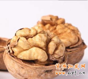 大学生村官山货店 为民造福1