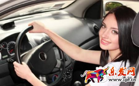 拼多多女司机开车